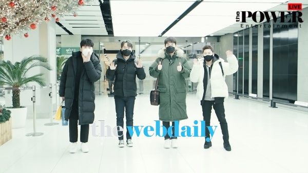 라포엠, 김포국제공항 도착 현장