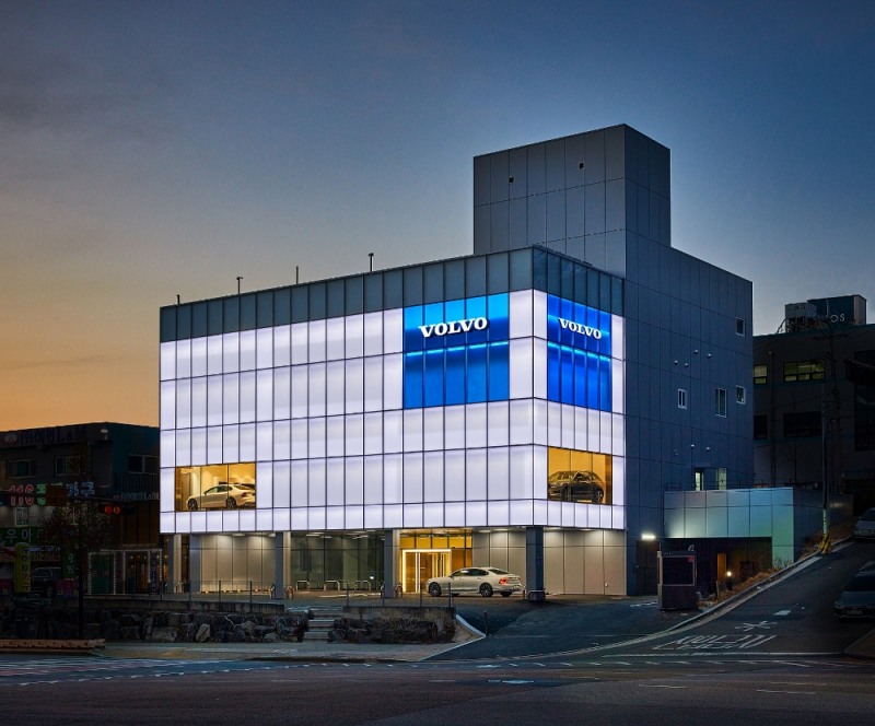 부천전시장 야경.(사진=볼보자동차코리아)