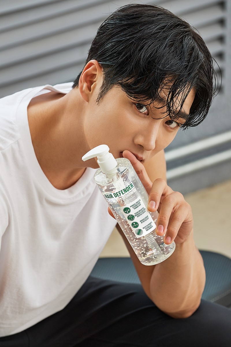 배우 안보현 "스웨거 헤어 디펜더 탈모샴푸" 이미지. (사진=스웨거)