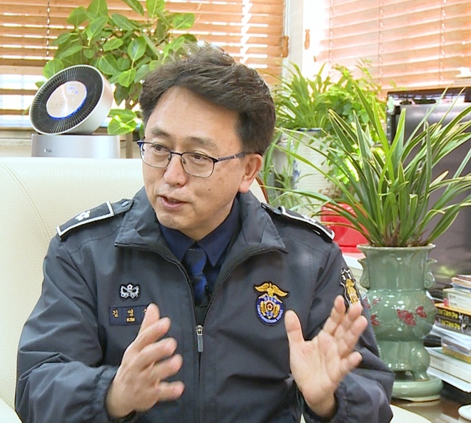 회복적 사법에 대해 열변을 토하고 있는 김영식 부산교도소장.(사진제공=채널e뉴스)