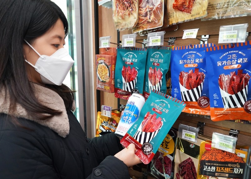 세븐일레븐, 치킨 전문점 맛 담은 야식 먹거리 출시