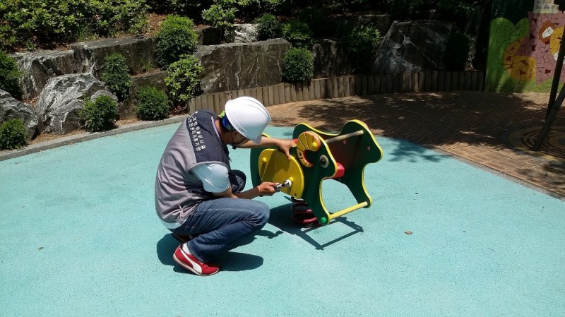 놀이터 안전점검(사진=강서구)