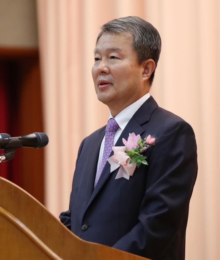 이진성 전 헌재소장(사진=연합뉴스)