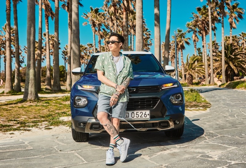 쉐보레 트레일블레이저 ACTIV와 박재범.(사진=한국지엠)