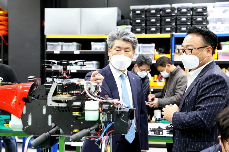 윤종원 IBK기업은행장, 혁신 中企 현장 방문