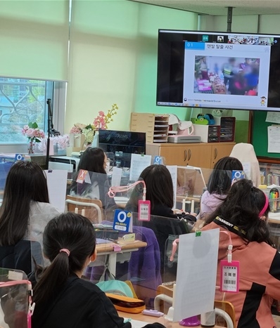의왕시 고천초등학교 학생들을 상대로 아동학대예방 교육.(사진제공=안양준법지원센터)