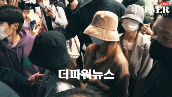 트와이스 나연-사나-모모, 김포국제공항 국내선