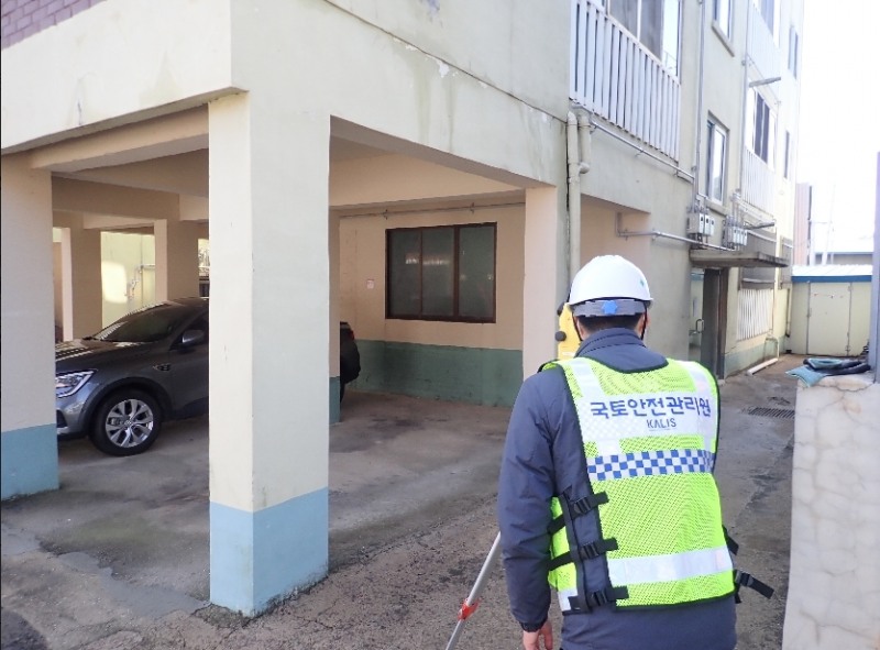 경상남도 소규모 공동주택 무상 안전점검 실시 전경. (사진=국토안전관리원)
