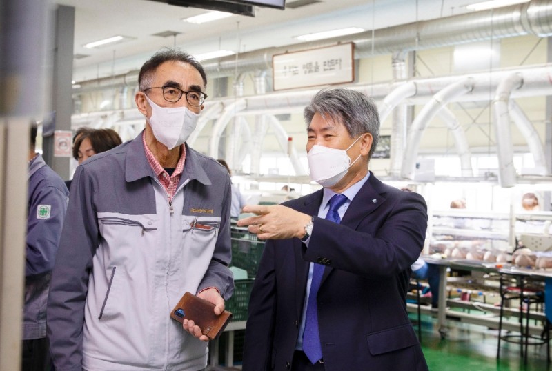 윤종원 IBK기업은행장, 부산‧경남지역 中企 현장 방문