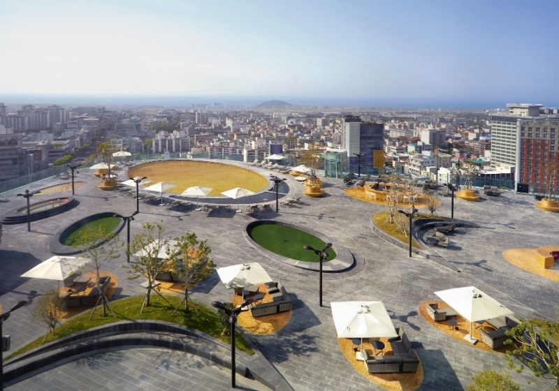 그랜드 하얏트 제주 야외 풀데크.(사진=롯데관광개발)