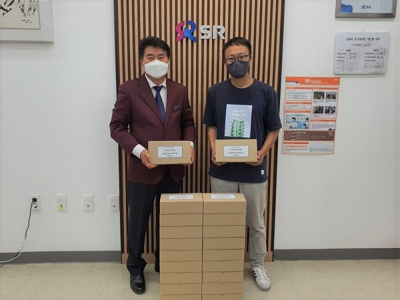 (왼쪽)박민규 SRT 지제역장.(사진=SR)