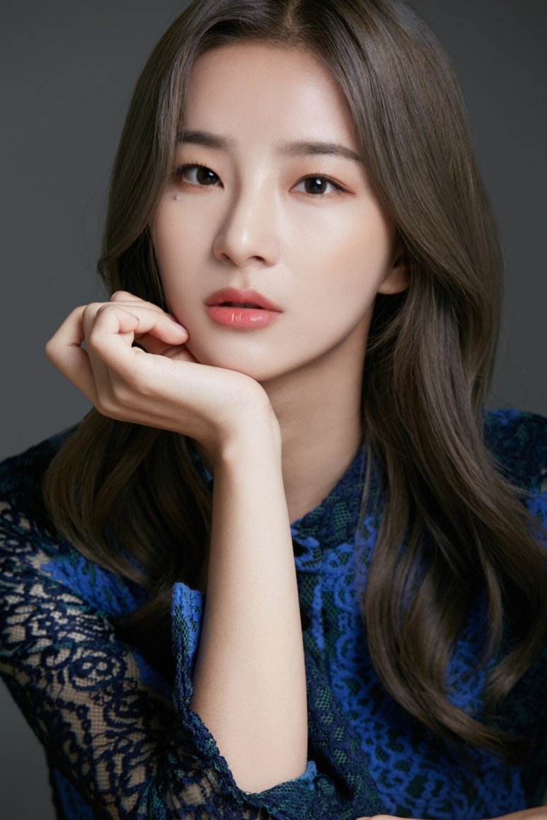 kt 위즈 치어리더 김진아, 이차돌 2년 연속 전속모델 계약