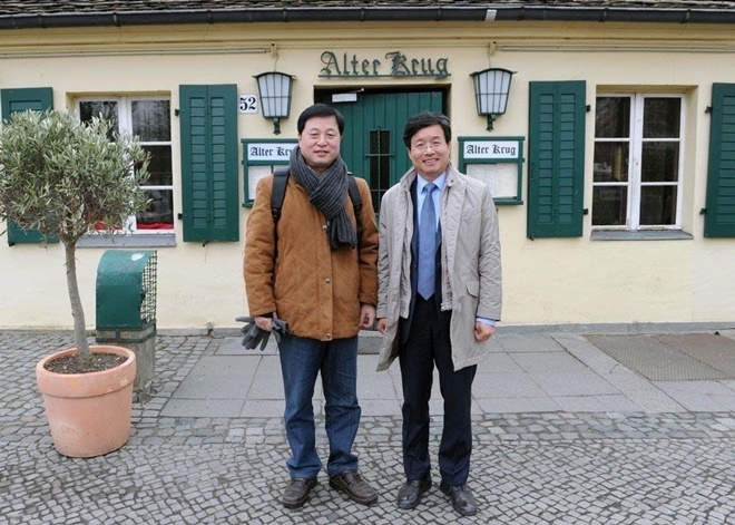 2012년 독일에서 김두관 의원, 염태영 의원.(사진제공=김두관의원실)