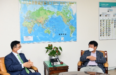 aT 김춘진 사장, 저탄소 식생활 문화 확산 등 협력 논의