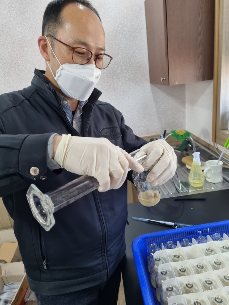 농협축산연구원, 사료첨가기술 개발해 한우 분뇨악취 줄인다