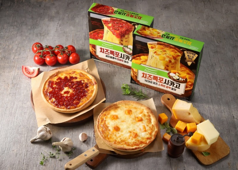 풀무원 ‘치즈폭포 시카고피자’ 선보여