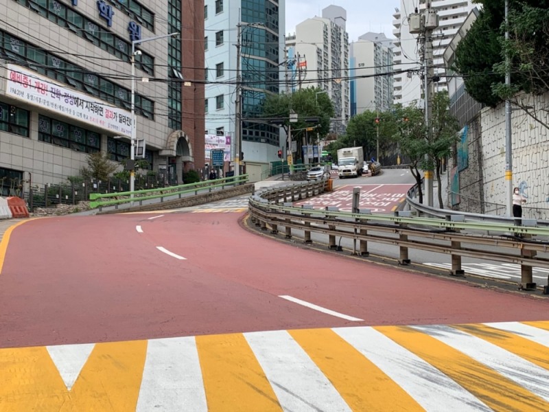 금천구, 금하로 급경사 구간에 도로열선 도입