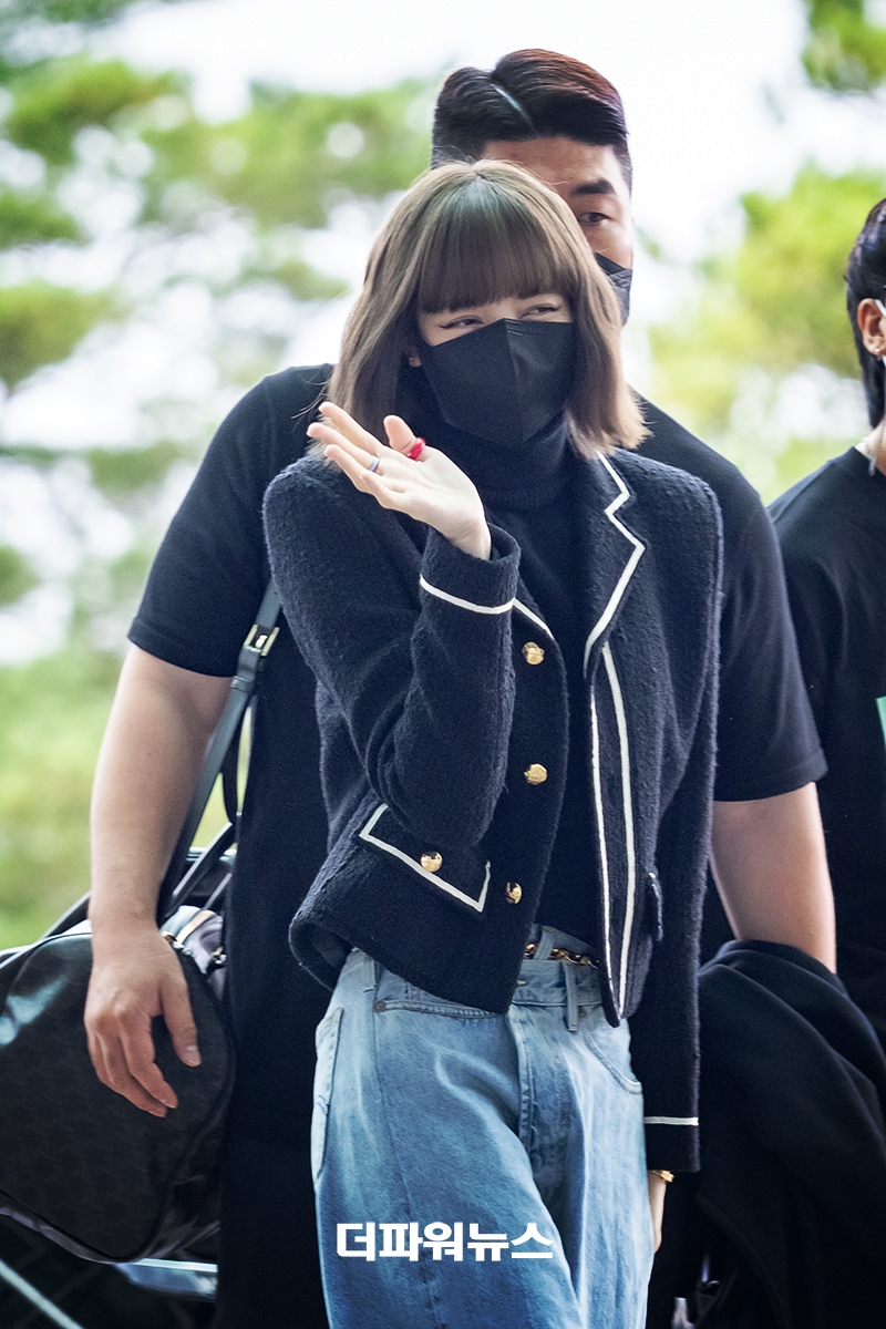 블랙핑크 리사, 인천국제공항 출국