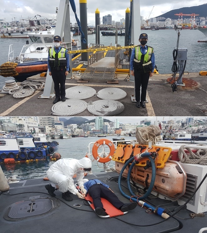 남해해경청 과학수사 경진대회에서 사건현장 주변에 폴리스라인이 설치되고 경찰관이 배치되어 있다./남해해경청 과학수사 경진대회에서 해경 파출소 소속 과학수사요원이 바다에서 인양한 변사자를 확인하고 있다.(사진제공=남해지방해양경찰청)