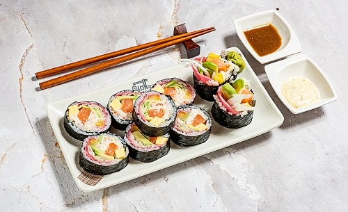 월매뜨레, 멸치국수와 초김밥 출시