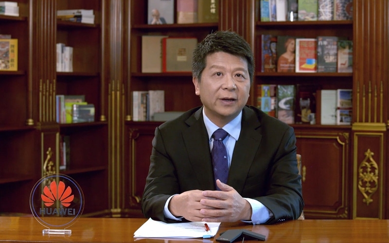 궈핑 화웨이 순환회장, "디지털 전환 성공 위해선 강한 위기의식 가져야"