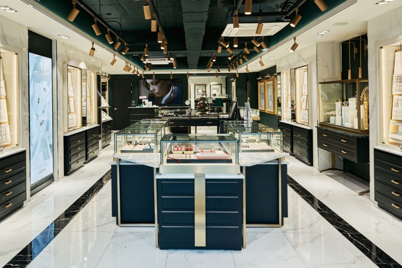 이랜드 로이드, 강남 플래그십 리뉴얼 오픈