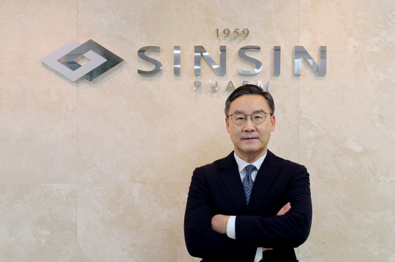 신신제약 이병기 사장 “과감한 도전과 끊임없는 진화로 파스의 명가에 걸맞은 한 해 만들 것"