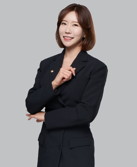 사진=송윤 변호사