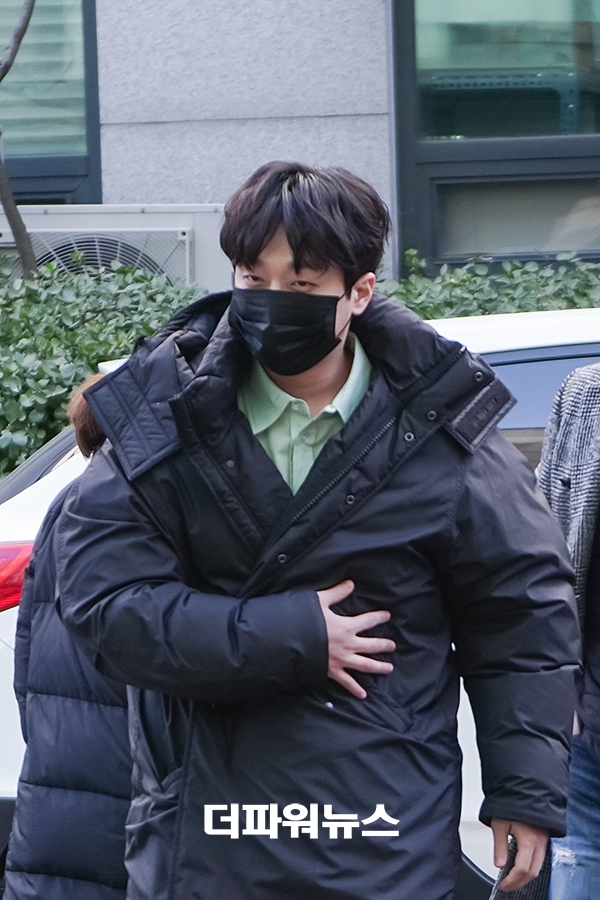 이찬원, KBS 방송국 출근길