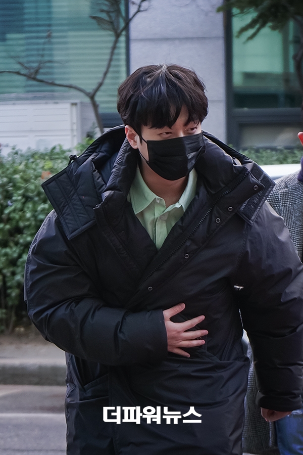 이찬원, KBS 방송국 출근길