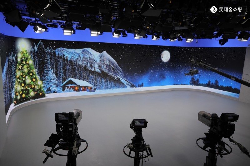 롯데홈쇼핑, 업계 최대 규모 미디어월 도입···친환경 디지털 스튜디오 선봬