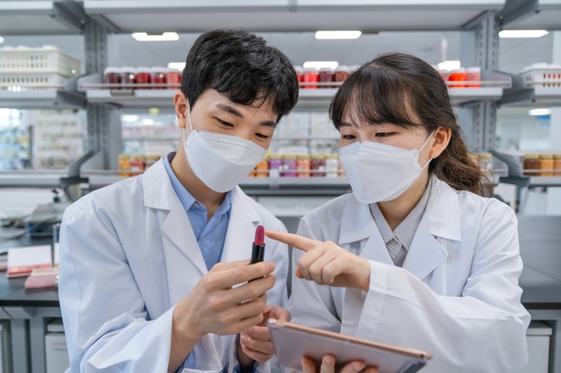 한국콜마, “처음 바른 색(色) 끝까지” 립 화장품 기술 개발