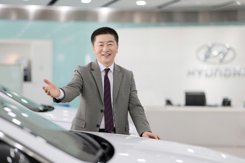 2021년 최다 판매 직원으로 선정된 대전지점 김기양 영업부장.(사진=현대자동차)