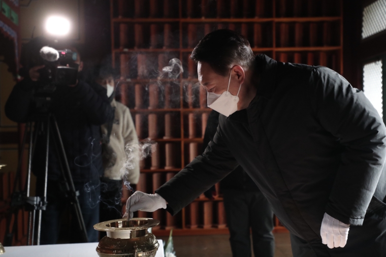 국민의힘 윤석열 대선후보가 23일 전북 정읍시 동학농민혁명운동 기념관을 방문했다. 사진=윤석열캠프