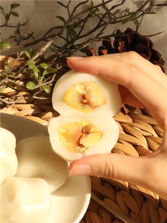 정남미명과가 출시한 '왕밤떡' 이미지. 사진=정남미명과