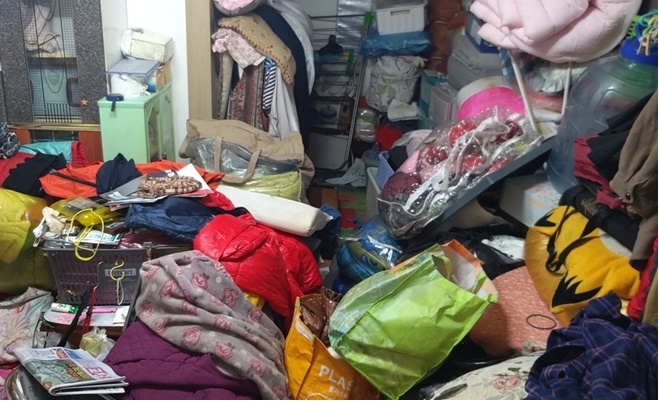 주거지에 적치된 모습.(사진제공=원주준법지원센터)