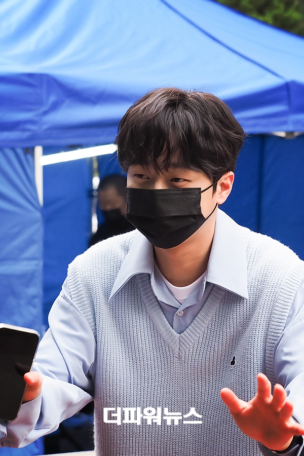이찬원, KBS 불후의명곡 출근길