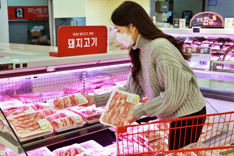 롯데마트, 창립 24주년 맞아국내산 돼지고기 할인 이벤트 진행