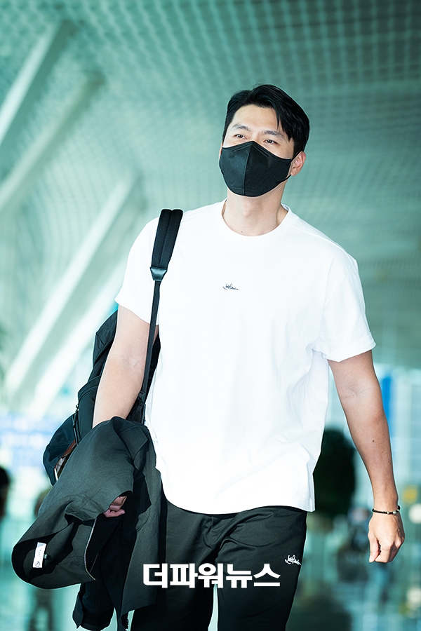 현빈, 인천국제공항 출국