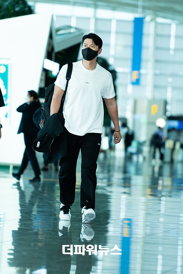 현빈, 인천국제공항 출국