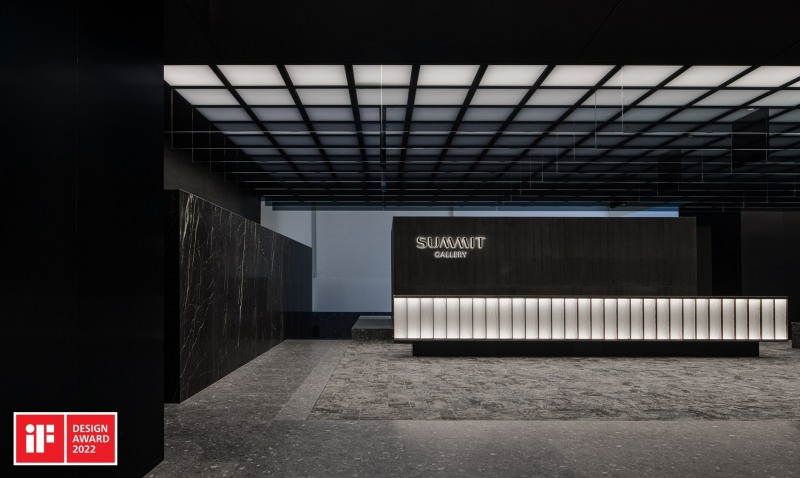 인테리어 부문을 수상한 ‘써밋 갤러리’ 내부 전경.(사진=대우건설)