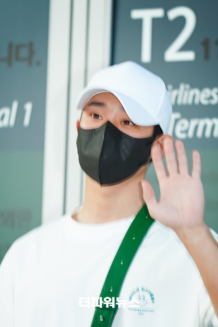 정해인, 인천국제공항 출국