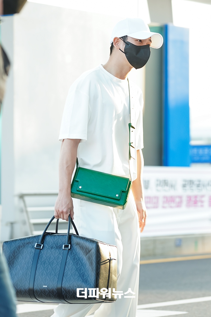 정해인, 인천국제공항 출국