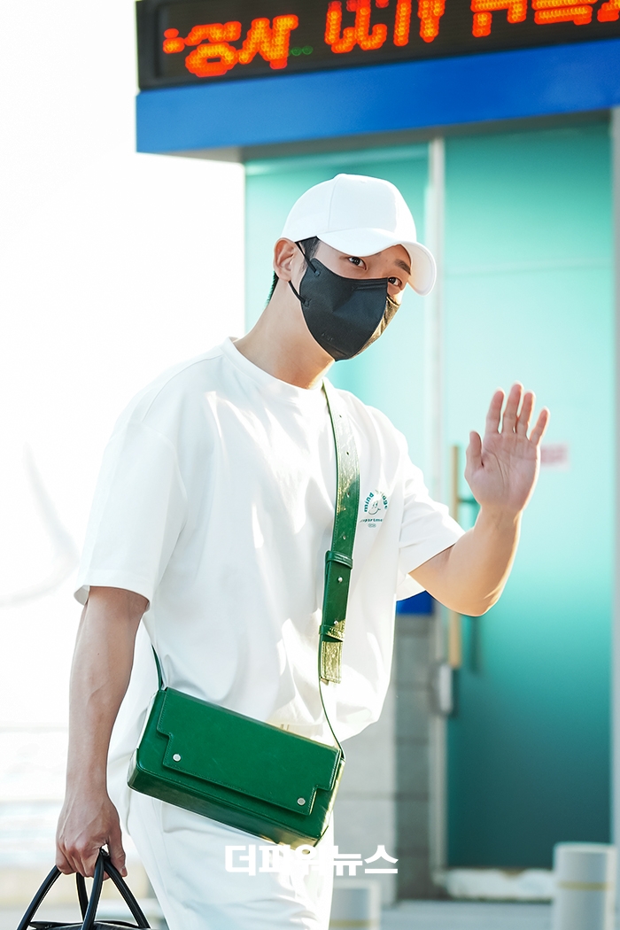 정해인, 인천국제공항 출국
