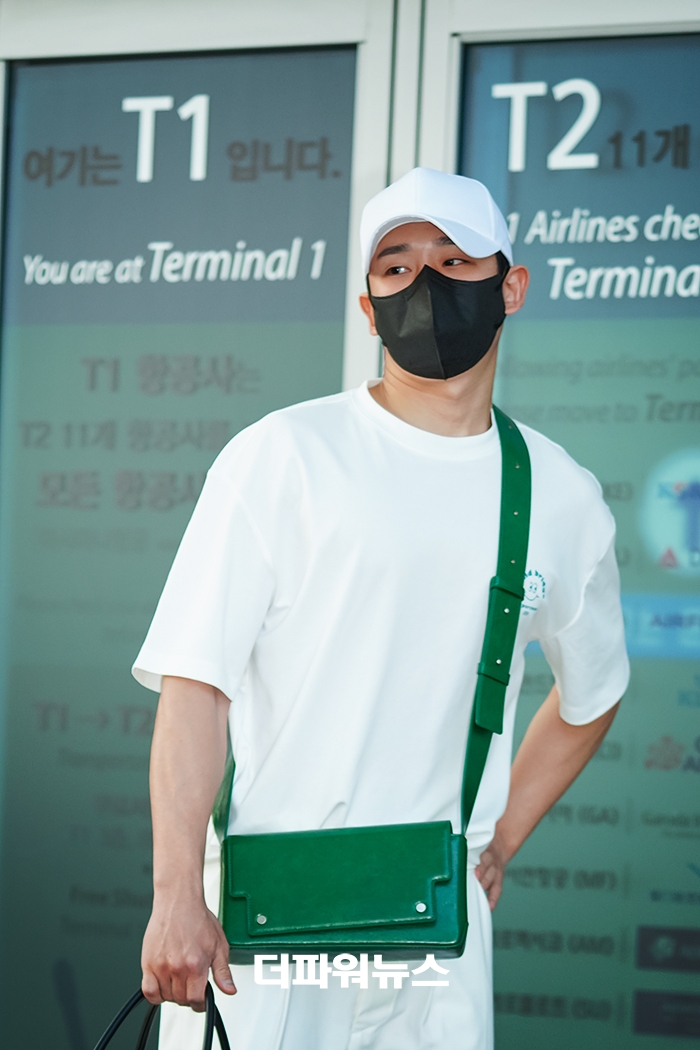 정해인, 인천국제공항 출국