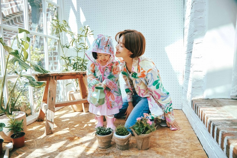 신세계인터내셔날 ‘GAP’ 가정의 달 앞두고 모녀 커플룩 제품 출시