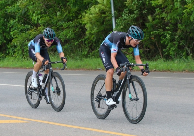 박건우(왼쪽), 박상홍 선수. (사진= LX한국국토정보공사)