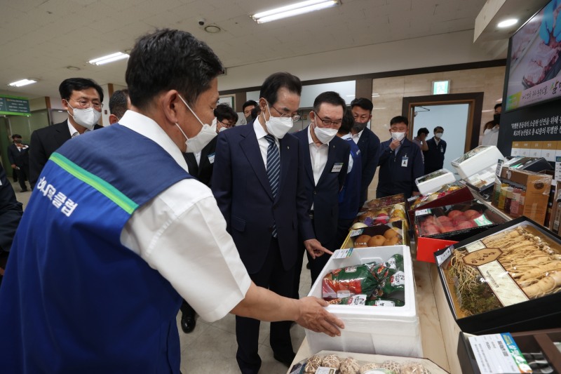 이성희 농협중앙회장, 유통·식품·서비스부문 계열사 현장경영