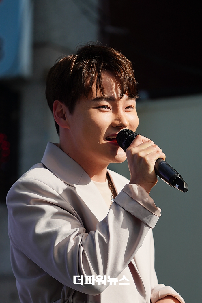 박서진, 명지역길 축제 공연