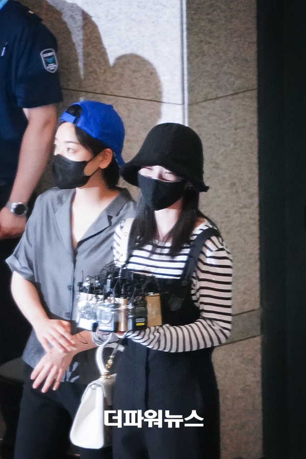 아이유, 인천국제공항 입국